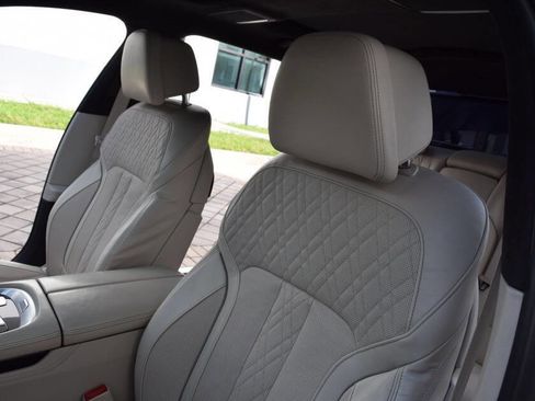 Used 2017 BMW ALPINA B7 xDrive image 39