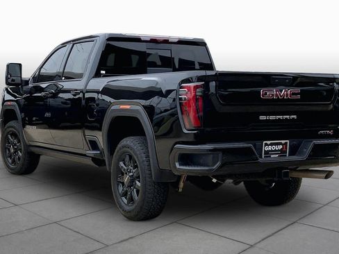 Used 2024 GMC Sierra 2500 AT4 w/ AT4 Premium Plus Package AWD/4WD image 11