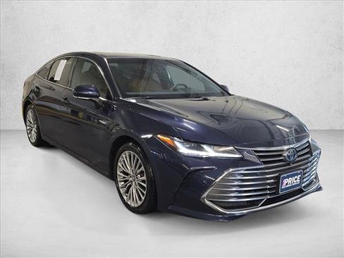 Used 2019 Toyota Avalon Limited w/ Advanced Safety Package FWD image 3