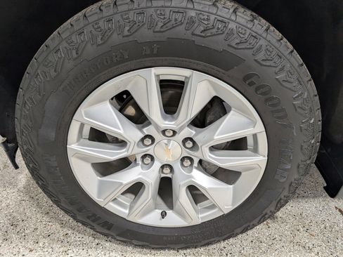 Used 2024 Chevrolet Silverado 1500 Custom image 9