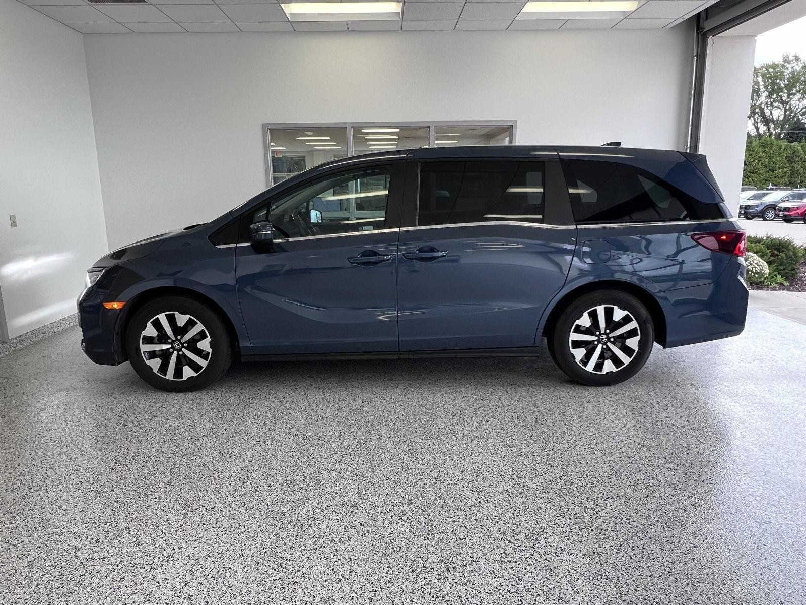 Used 2025 Honda Odyssey EX-L image 13