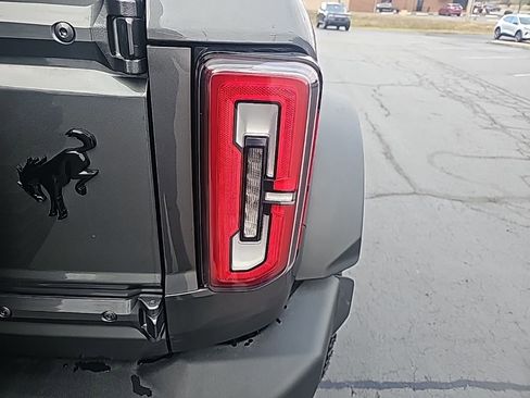 Used 2024 Ford Bronco Wildtrak image 6