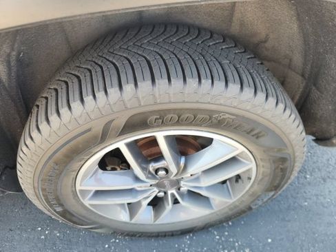 Used 2019 Jeep Grand Cherokee Limited AWD/4WD image 8