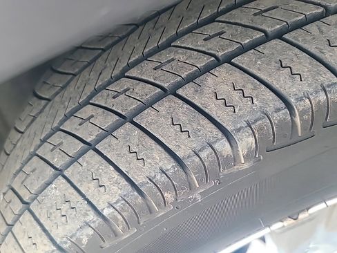 Used 2018 Chevrolet Trax LT w/ LT Convenience Package image 6