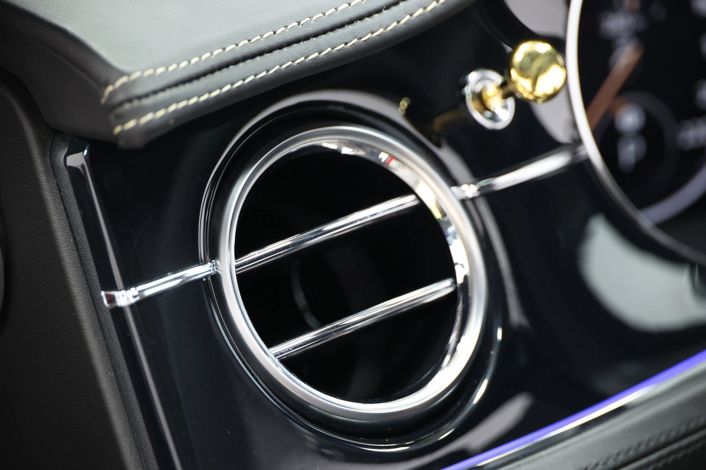 Used 2020 Bentley Continental GT w/ Number 1 Edition by Mulliner AWD/4WD image 28