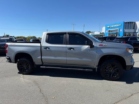 Used 2024 Chevrolet Silverado 1500 LT Trail Boss w/ Convenience Package II image 10