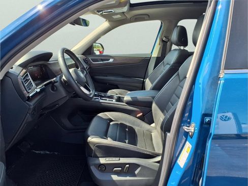 Used 2025 Volkswagen Atlas SEL AWD/4WD image 9