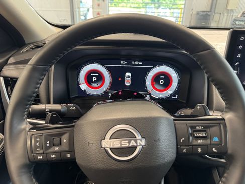 Used 2025 Nissan Rogue SL w/ Tech Package AWD/4WD image 16