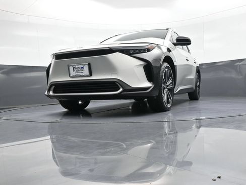 Certified 2023 Toyota bZ4X AWD w/ Weather Package image 27