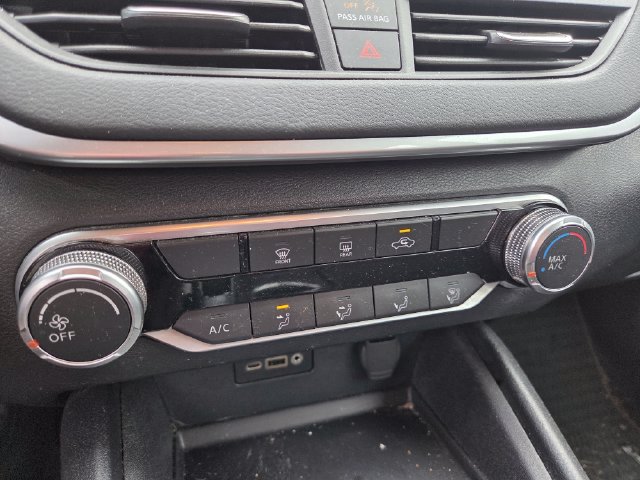 Used 2022 Nissan Altima 2.5 SV FWD image 15