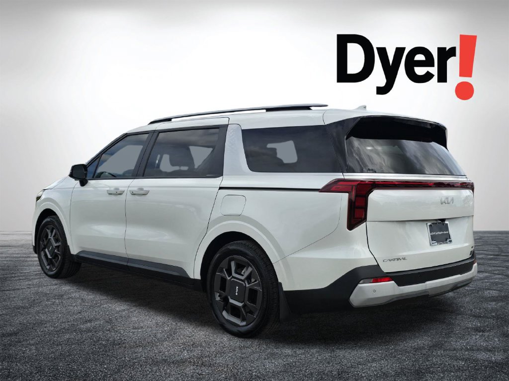 Certified 2025 Kia Carnival EX FWD image 6