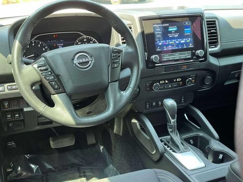 Used 2023 Nissan Frontier SV w/ Technology Package AWD/4WD image 15