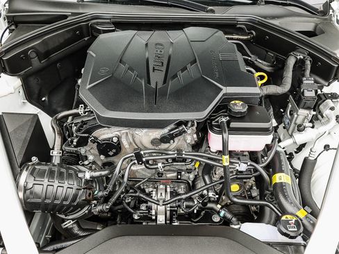 Used 2025 Genesis G70 2.5T AWD/4WD image 12
