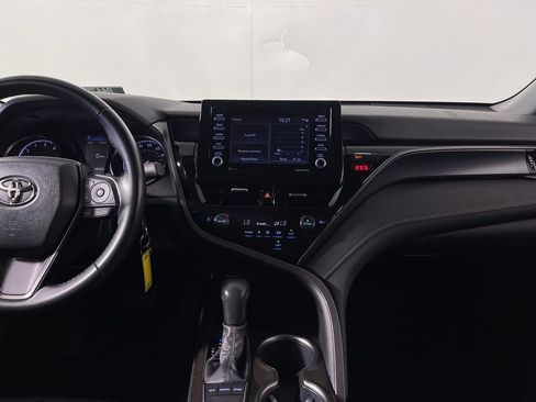Certified 2022 Toyota Camry SE FWD image 15