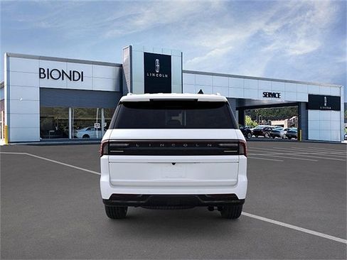 New 2026 Lincoln Navigator Black Label AWD/4WD image 5
