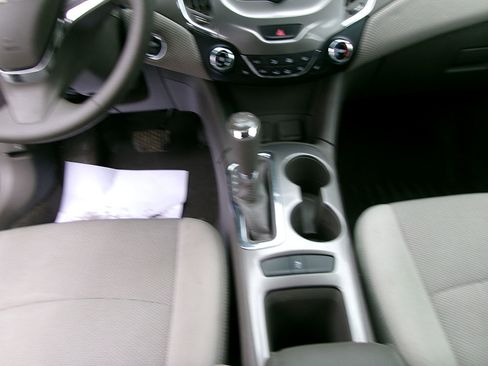 Used 2018 Chevrolet Cruze LT w/ Convenience Package image 15