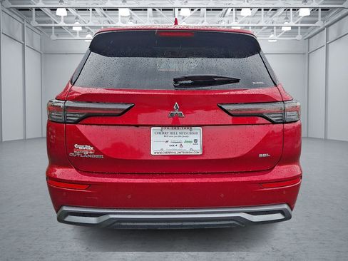 Used 2025 Mitsubishi Outlander SEL AWD/4WD image 4