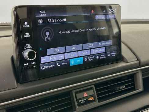 Used 2025 Honda Pilot Touring image 15
