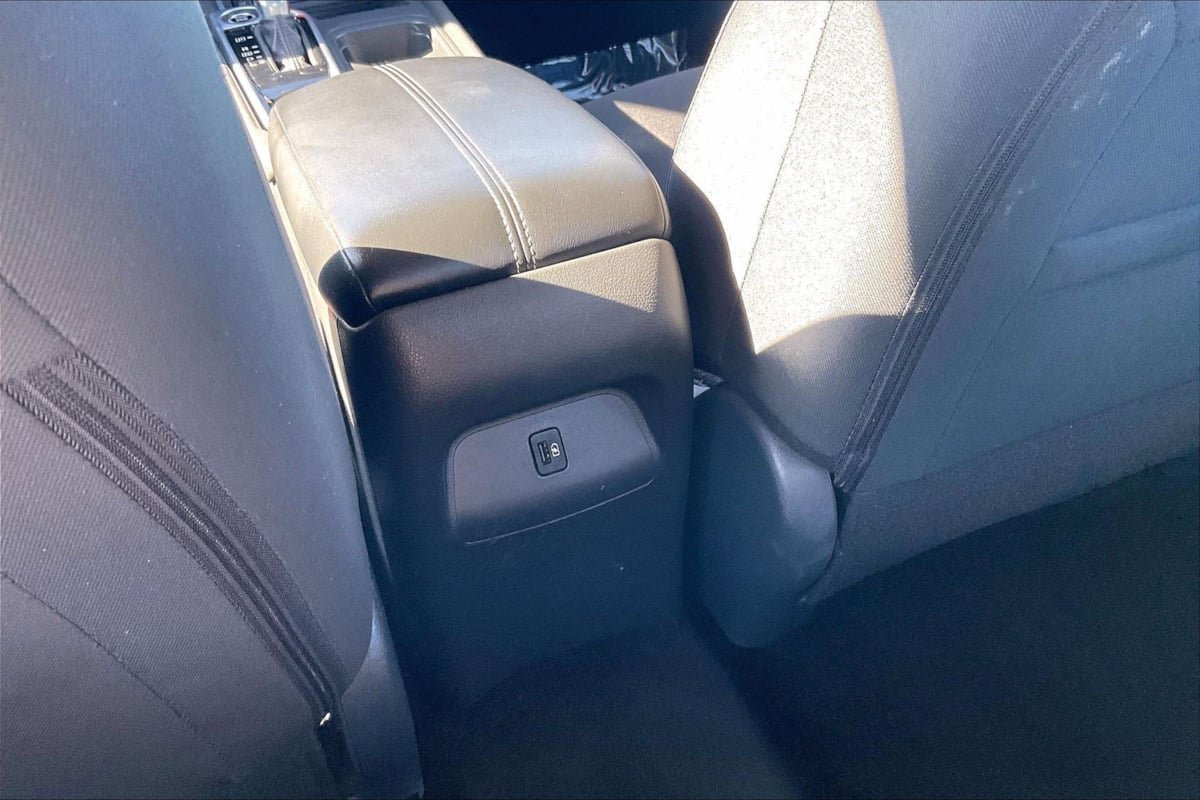 Used 2025 Nissan Sentra SV FWD image 31