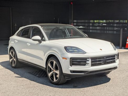 New 2026 Porsche Cayenne Coupe AWD/4WD image 7