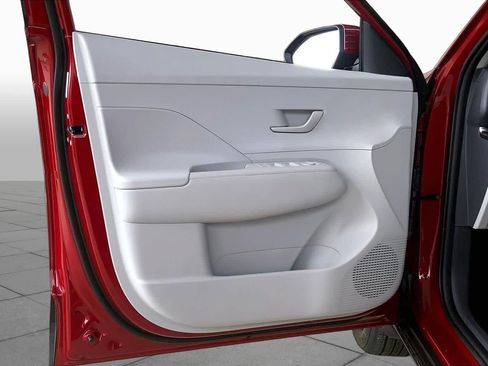 Used 2025 Hyundai Kona SEL FWD image 20
