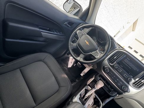 Used 2022 Chevrolet Colorado LT w/ LT Convenience Package image 12