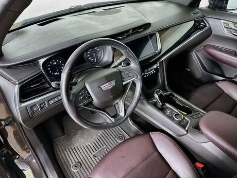 Used 2020 Cadillac XT6 Premium Luxury FWD image 2