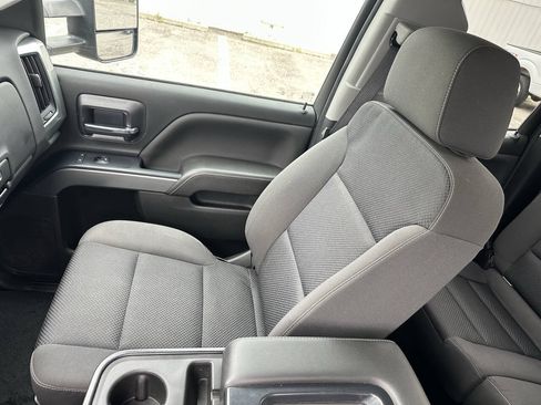 Used 2017 Chevrolet Silverado 1500 LT w/ All Star Edition AWD/4WD image 32