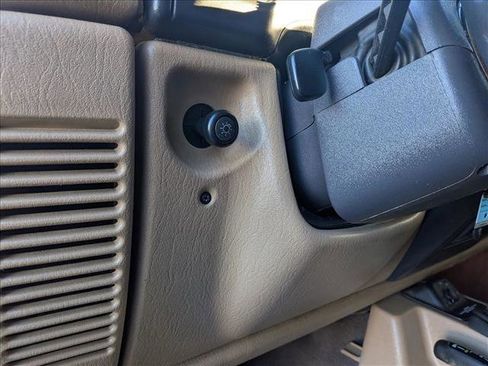 Used 1999 Jeep Wrangler Sahara image 14