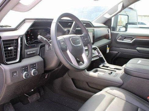 New 2025 GMC Sierra 3500 Denali w/ Technology Package image 8
