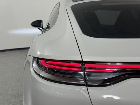 Certified 2023 Porsche Panamera Platinum Edition image 16