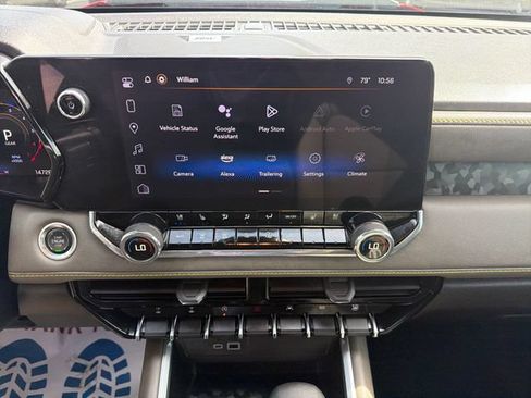 Used 2024 Chevrolet Colorado ZR2 w/ ZR2 Convenience Package III AWD/4WD image 18
