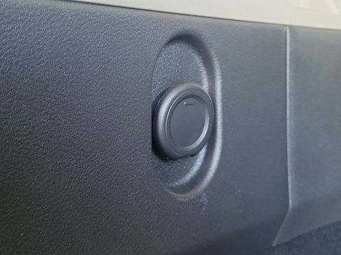 Used 2022 Nissan Rogue SV image 8