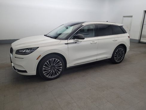 Used 2020 Lincoln Corsair Reserve w/ Appearance Package image 2