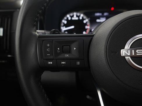 Used 2025 Nissan Pathfinder SV AWD/4WD image 24