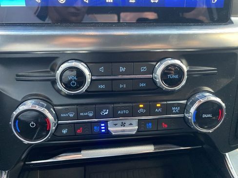 Used 2022 Ford F150 Lariat w/ Equipment Group 502A High image 18