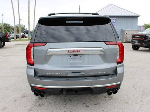 Used 2021 GMC Yukon XL Denali w/ Denali Premium Package AWD/4WD image 9