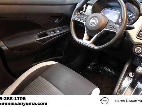 Used 2022 Nissan Versa SV FWD image 6