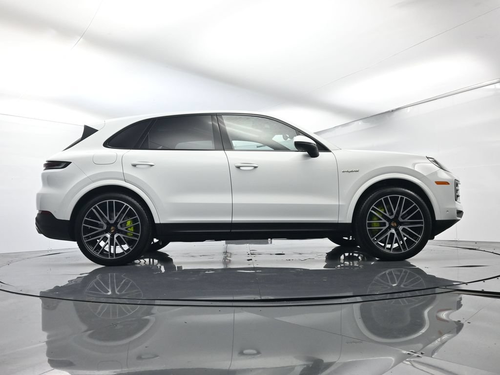 Certified 2026 Porsche Cayenne E-Hybrid AWD/4WD image 50