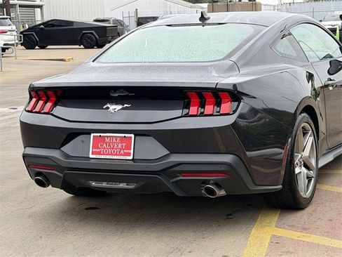 Used 2024 Ford Mustang Coupe image 7