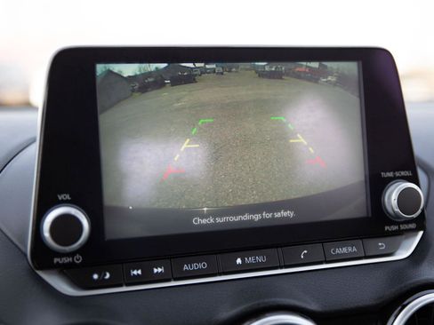 Used 2025 Nissan Sentra SV image 16