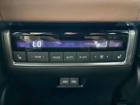 Used 2024 Lexus GX 550 w/ Accessory Package (Z1) AWD/4WD image 33