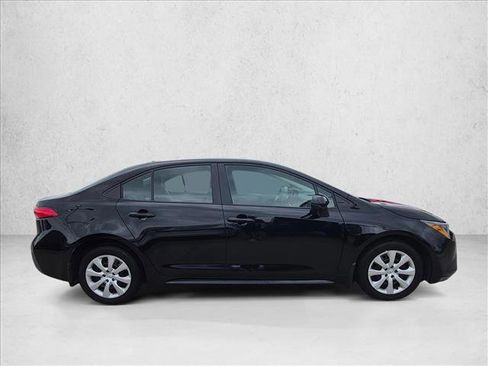 Used 2025 Toyota Corolla LE FWD image 3
