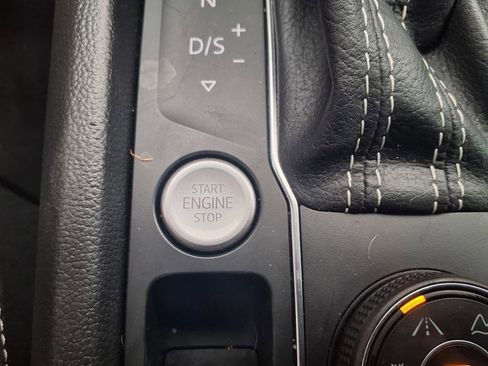 Used 2023 Volkswagen Atlas Cross Sport SE w/ Black Wheel Package image 5