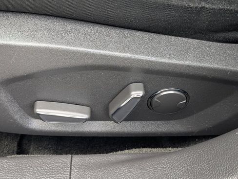 Used 2015 Ford Fusion SE w/ Equipment Group 201A FWD image 17