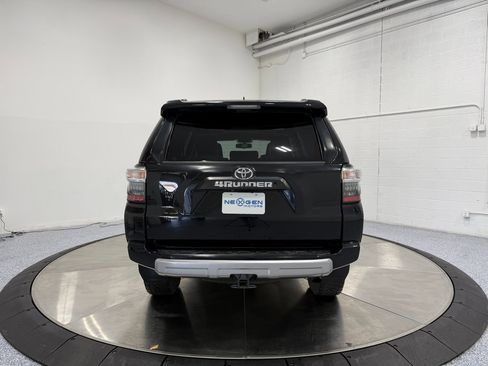 Used 2018 Toyota 4Runner TRD Off-Road Premium image 6