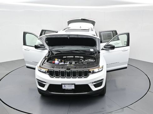 Used 2025 Jeep Grand Cherokee Limited 4xe w/ Luxury Tech Group II AWD/4WD image 24