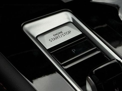 Used 2025 Volkswagen Atlas Peak Edition SE AWD/4WD image 19
