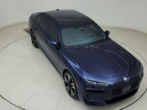 Used 2023 BMW 760i xDrive AWD/4WD image 77
