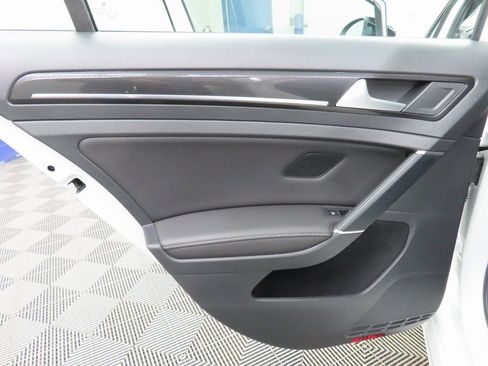 Used 2016 Volkswagen Golf R 4-Door image 48